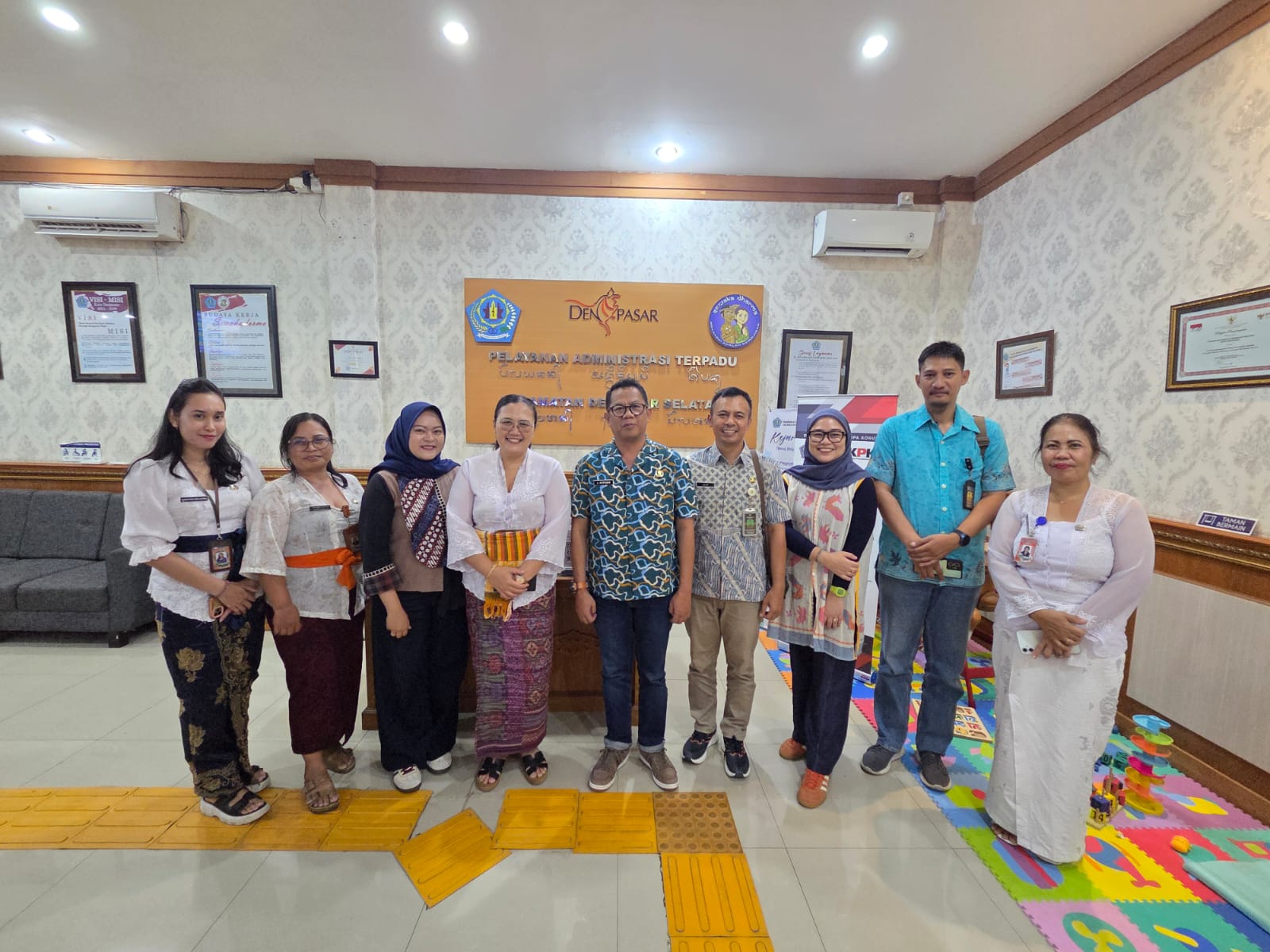 Kunjungan Kerja Kecamatan Sukajadi ke Kecamatan Denpasar Selatan Tentang Pelayanan Publik