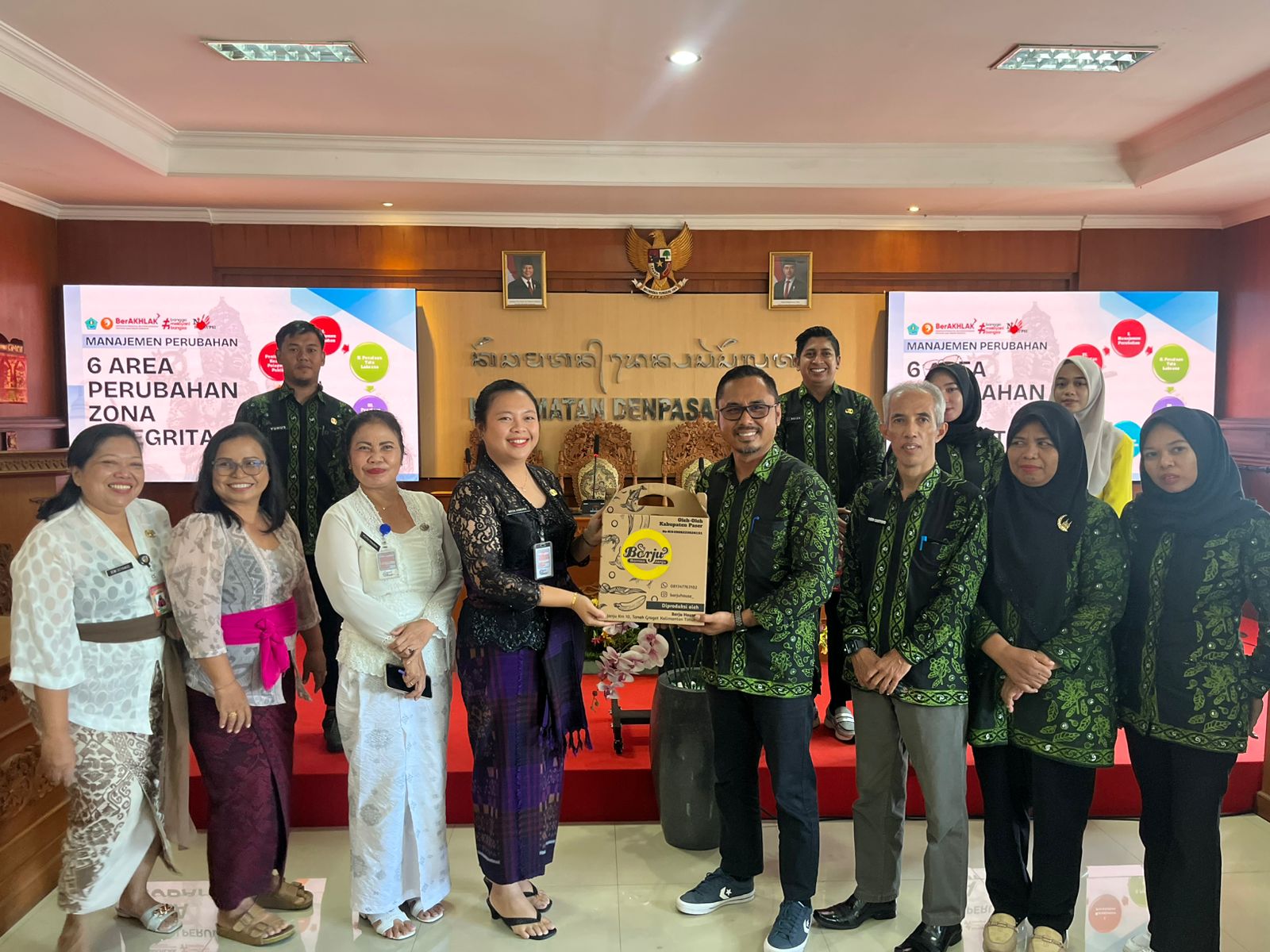 Kunjungan Kerja Kecamatan Kuaro ke Kecamatan Denpasar Selatan Tentang Zona Integritas WBK dan WBBM